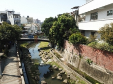 南郭門前有條溪