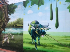 在廢棄小校裡，青銀共創春綠